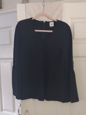 cabi Black Bell-Sleeve V-Notch Blouse Zipper Back Size Medium Ponte